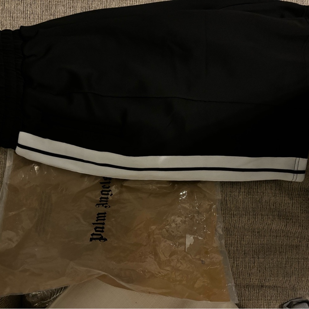 PALM ANGELS SHORTS WITH BAG AND TAGS BRAND NEW 100% AUTHENTIC - Picture 3 of 7
